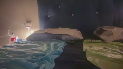 PairUltraPigsIT webcam cam4 model stream image