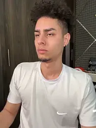 bigryann23 webcam stripchat model stream image