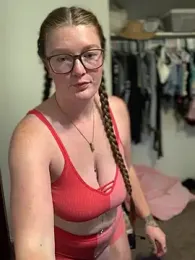 PussiesnCream_ webcam stripchat model stream image