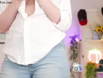 island_peach webcam model stream image
