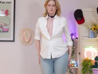 island_peach webcam model stream image