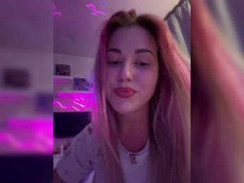 KateMid webcam model stream image