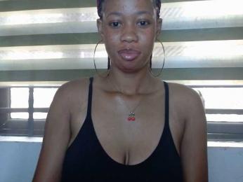 Juicynpink webcam model stream image