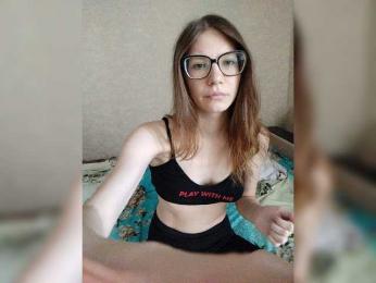 KittyMiracle webcam model stream image