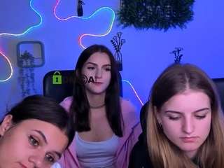 lisa-dark webcam model stream image