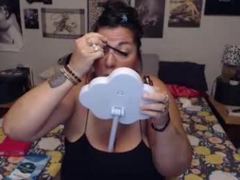 milfmonee webcam model stream image