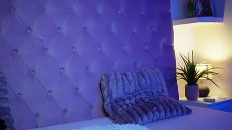 MaiaMini webcam stripchat model stream image