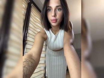 BabyDarii webcam bongacams model stream image