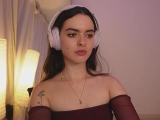 Lenna Whitee webcam model stream image