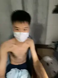 Zhang_yiovo webcam stripchat model stream image