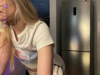 d0nt0uchmy4ss webcam model stream image