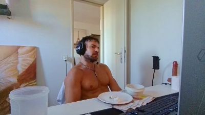 ALPHA_HUNK webcam model stream image