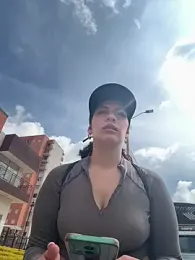 Alysson-- webcam model stream image