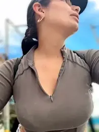 Alysson-- webcam model stream image