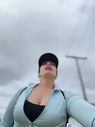 Alysson-- webcam model stream image