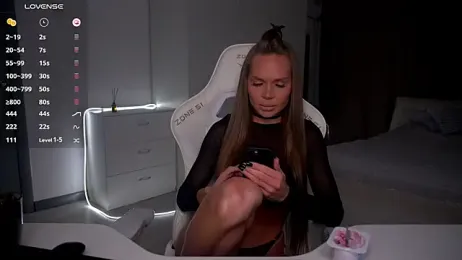 eVvushka webcam model stream image