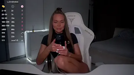 eVvushka webcam model stream image