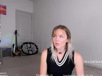 petitebrat webcam model stream image