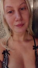 the_red_rose3 webcam cam4 model stream image