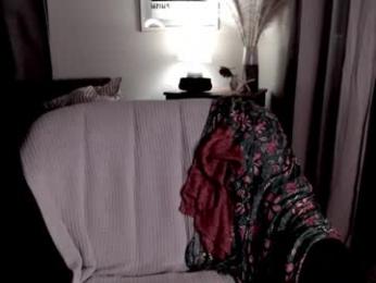 raven_feathers webcam model stream image