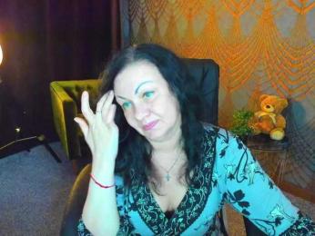 IrissMoon webcam bongacams model stream image