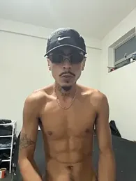 Magriim027 webcam model stream image