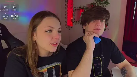 RobertAndLinela webcam model stream image