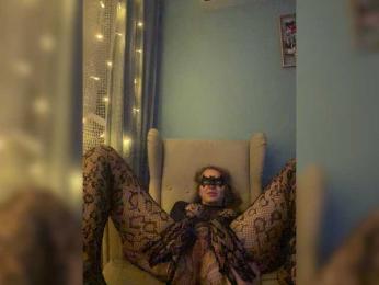 YuGoVi webcam bongacams model stream image