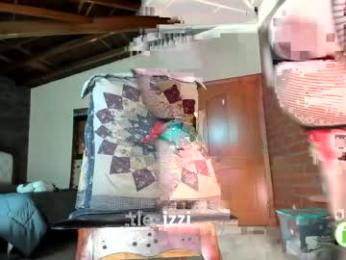 little_izzi webcam model stream image