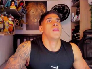 William Dracko webcam model stream image