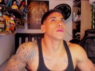 William Dracko webcam model stream image