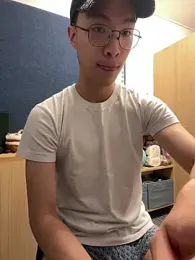 hoppyhops webcam stripchat model stream image