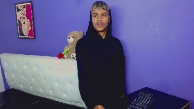 angel_foxc_ webcam model stream image