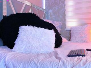 Reynel Castro webcam model stream image