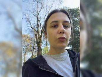 MoniClark webcam bongacams model stream image