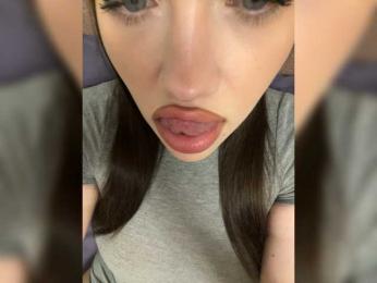 Glossmixdoll webcam bongacams model stream image