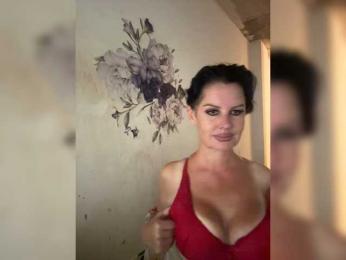 RoyalBreasts webcam model stream image