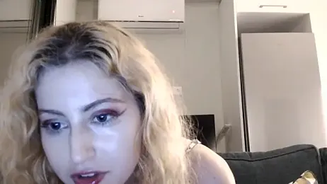Kiki-wren webcam model stream image