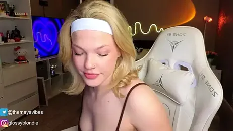 Maya_Rave webcam stripchat model stream image