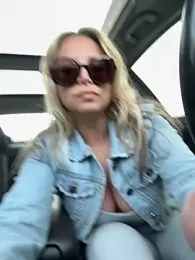 AnissaHale webcam model stream image