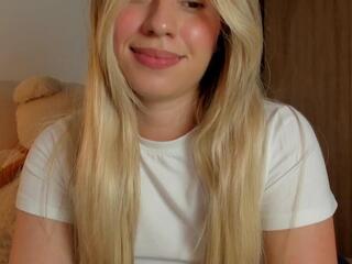 Amy Blondes webcam model stream image