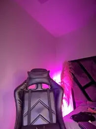 saracaball_ webcam model stream image