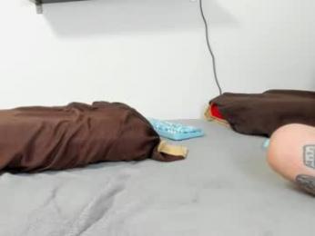 raveneusbiter webcam model stream image