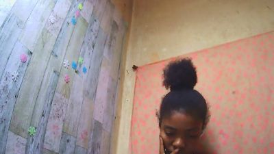 Ornelahkiss webcam model stream image