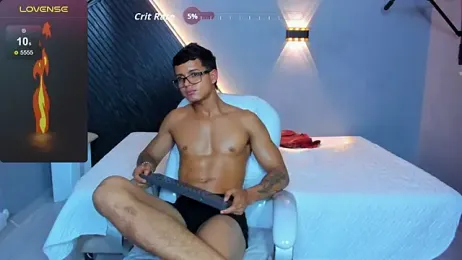 Paradise_boy_s webcam stripchat model stream image
