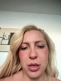 Juuhschmitt webcam model stream image
