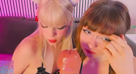 Wildneck webcam model stream image