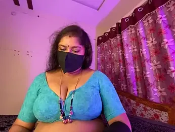 LouleyRanii webcam model stream image