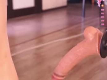 queeneliaa_ webcam model stream image