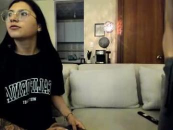 alice_n_mike webcam model stream image